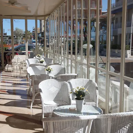 Adriatica Sul Mare Hotel