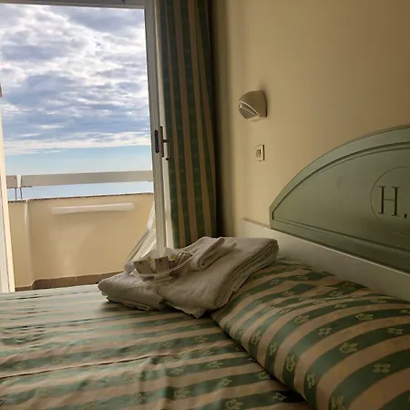 Adriatica Sul Mare Hotel 3*