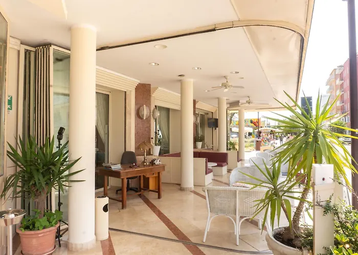 Adriatica Sul Mare Hotel 3*