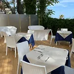 Adriatica Sul Mare Hotel 3*
