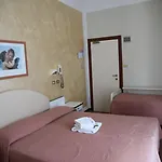 Adriatica Sul Mare Hotel 3*